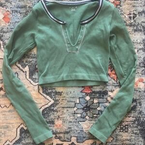 Out from Under green long sleeve crop top, Size xs/s